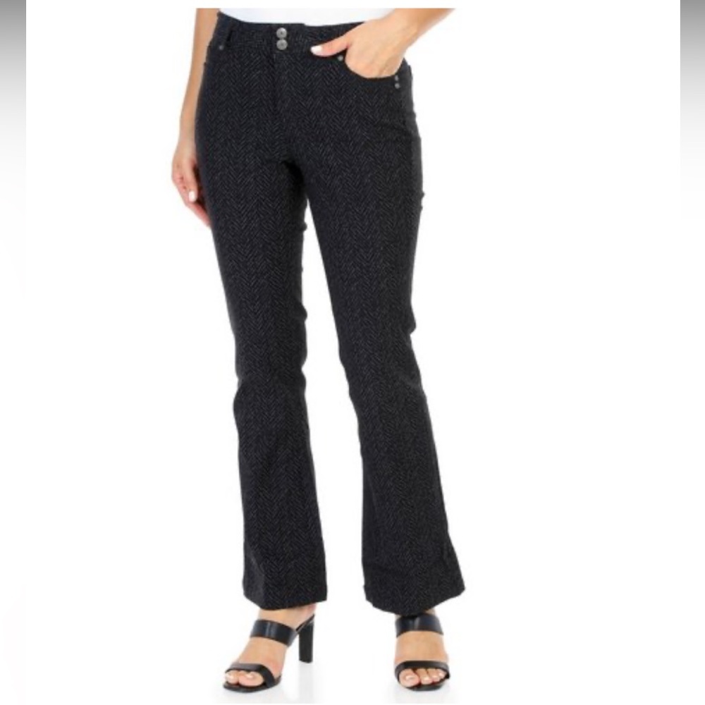 NWT Sabrina Lauren Flare Pants